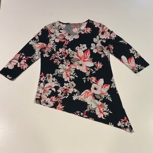 Chicos, Size 0, Floral Asymmetrical Hem Top
